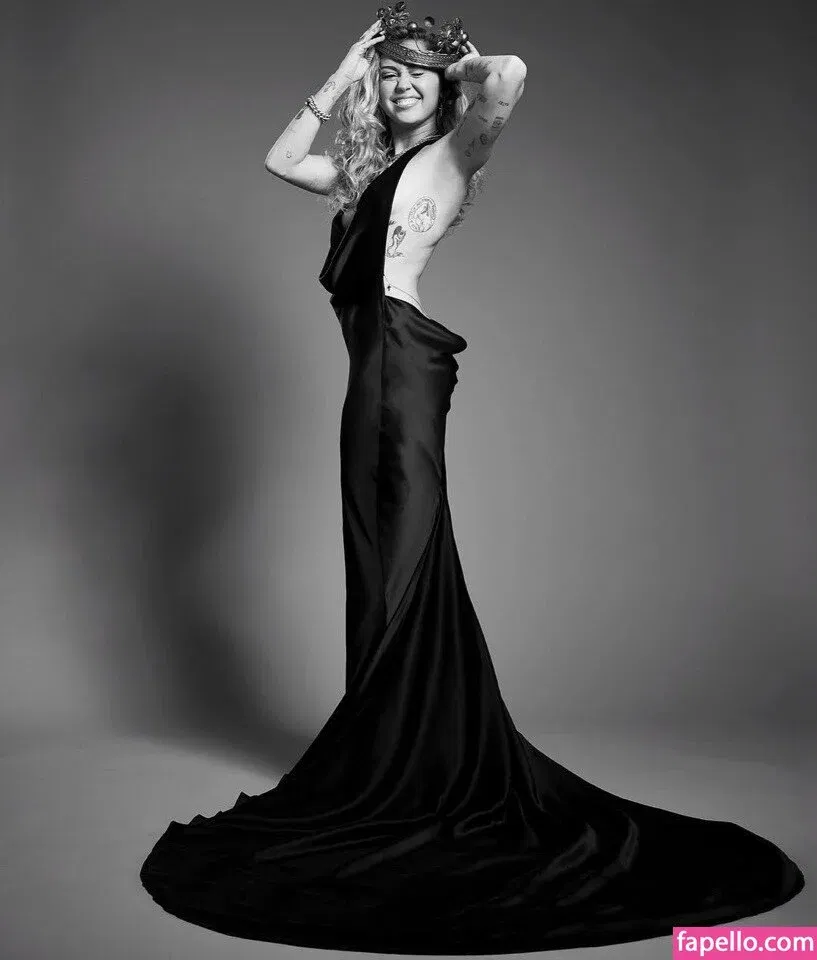 Miley Cyrus Onlyfans Photo Gallery 