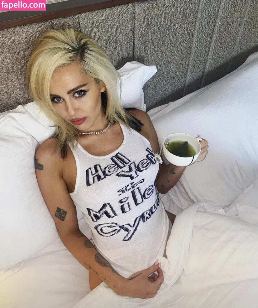 Miley Cyrus Onlyfans Photo Gallery 