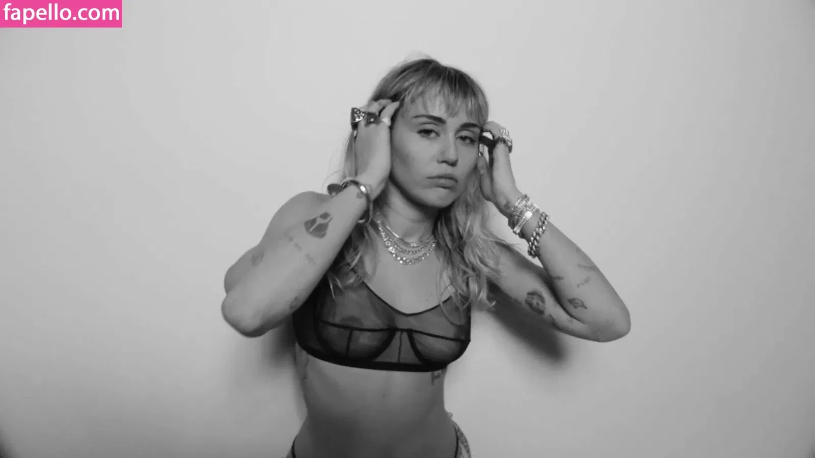 Miley Cyrus Onlyfans Photo Gallery 