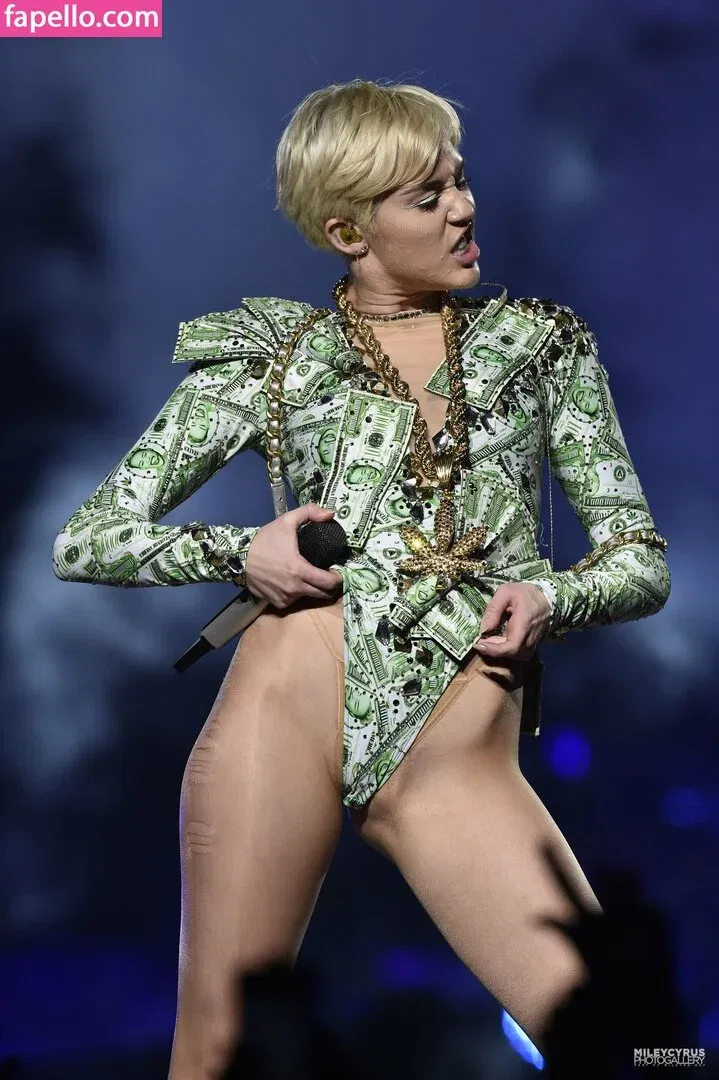 Miley Cyrus Onlyfans Photo Gallery 