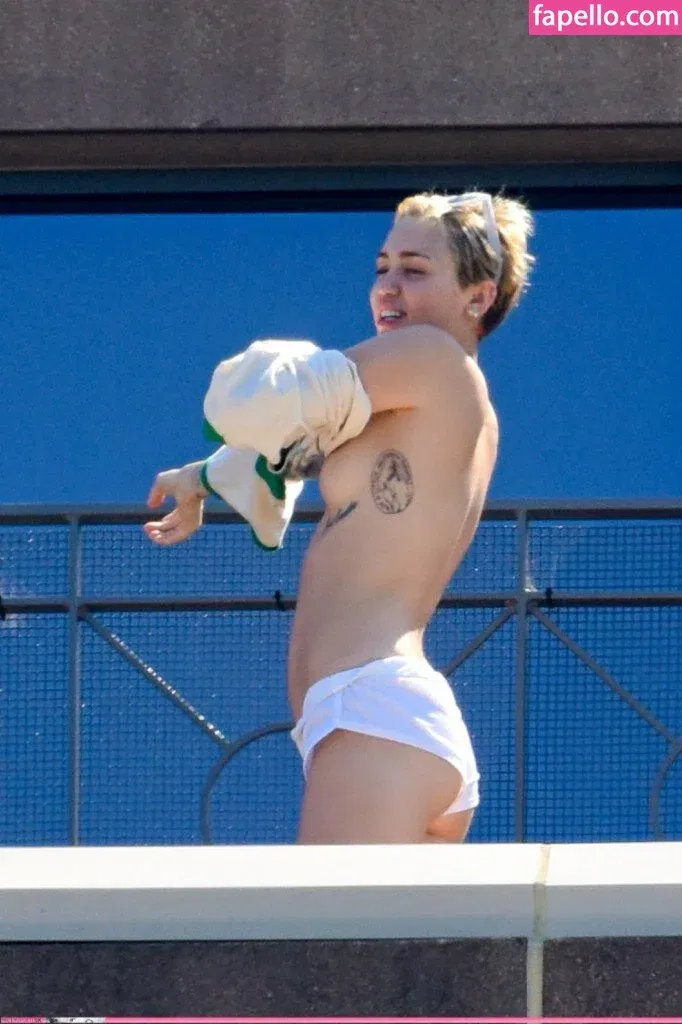 Miley Cyrus Onlyfans Photo Gallery 