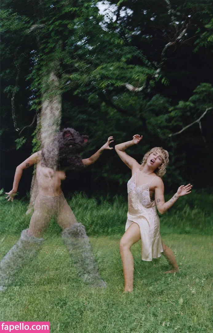 Miley Cyrus Onlyfans Photo Gallery 