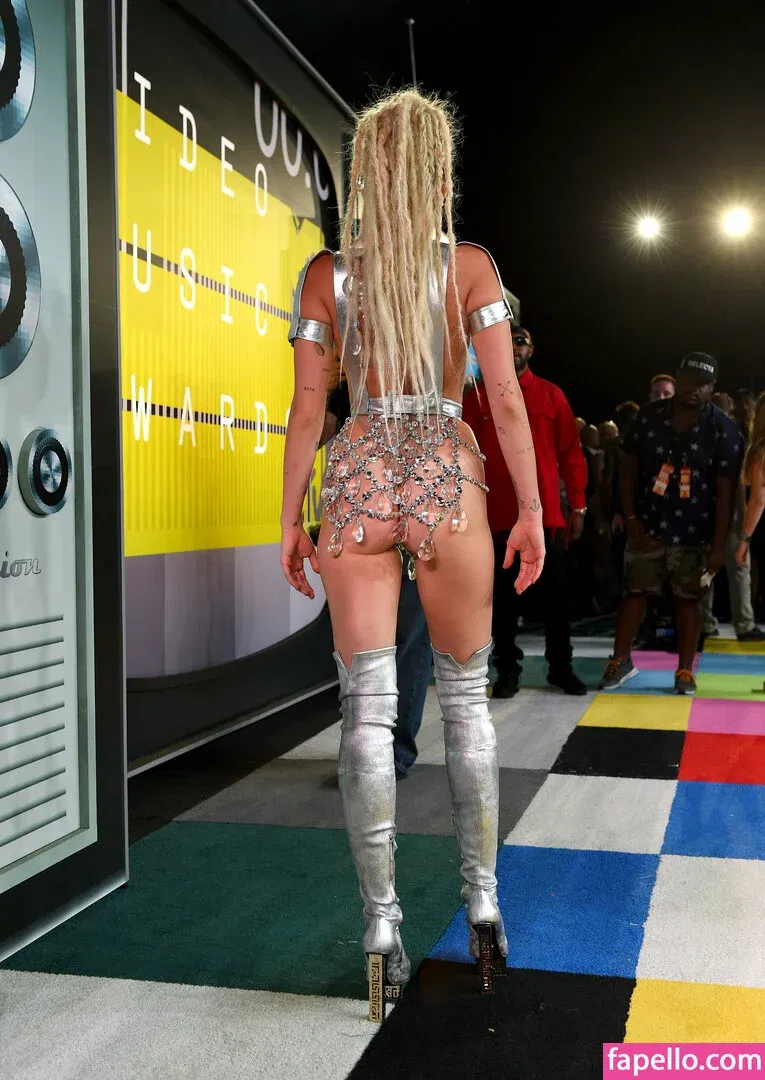 Miley Cyrus Onlyfans Photo Gallery 