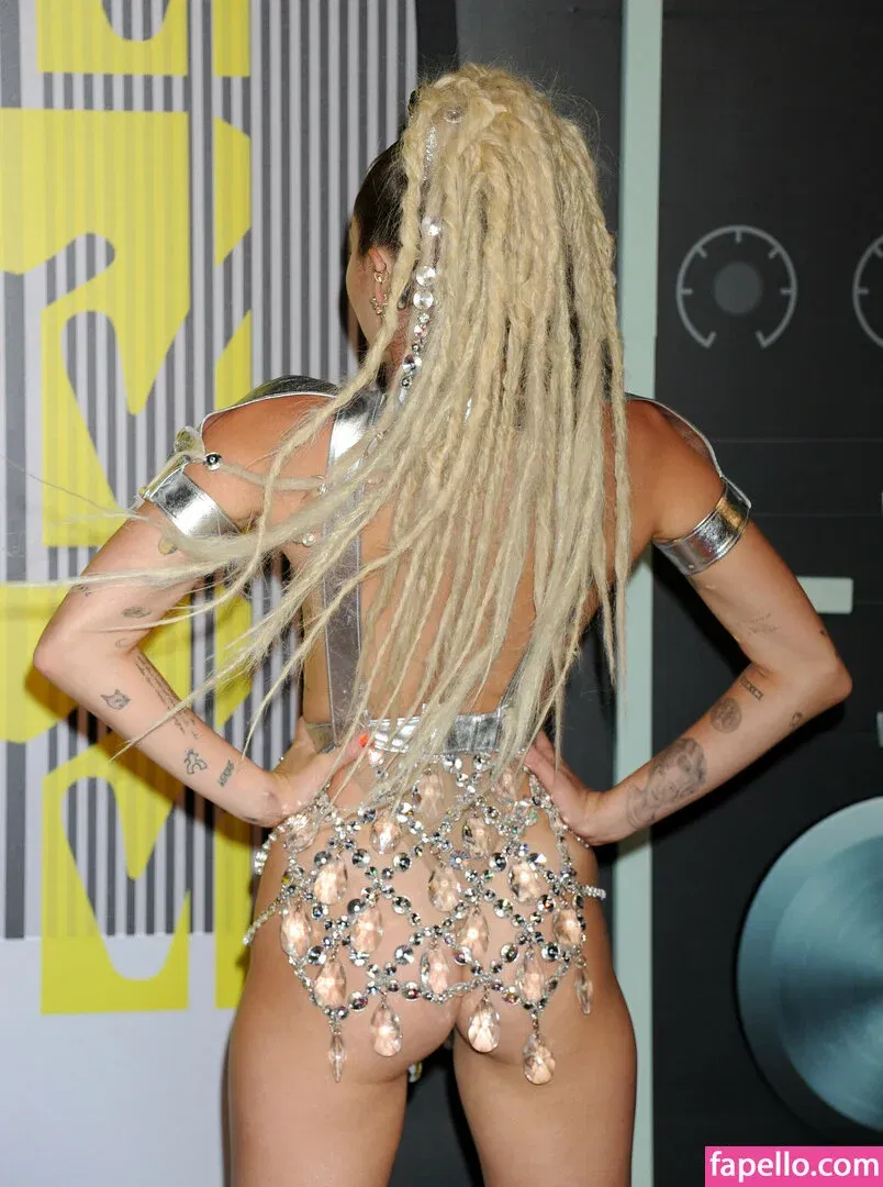 Miley Cyrus Onlyfans Photo Gallery 