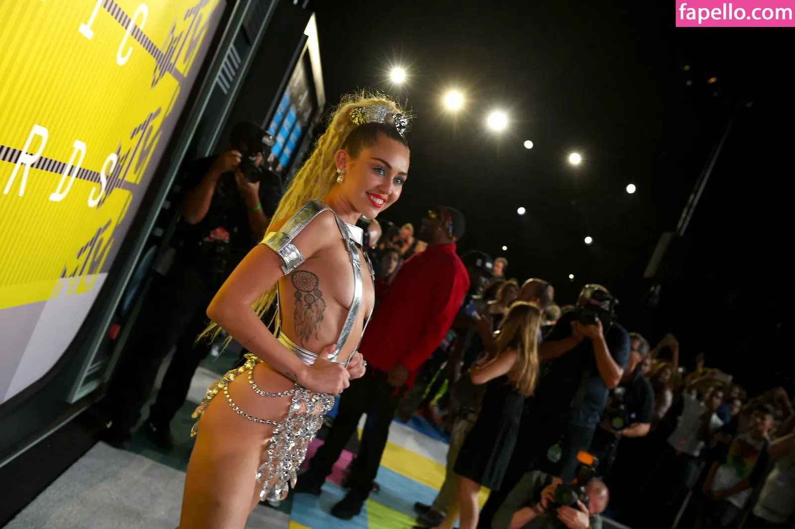 Miley Cyrus Onlyfans Photo Gallery 