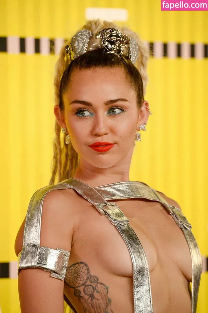 Miley Cyrus Onlyfans Photo Gallery 