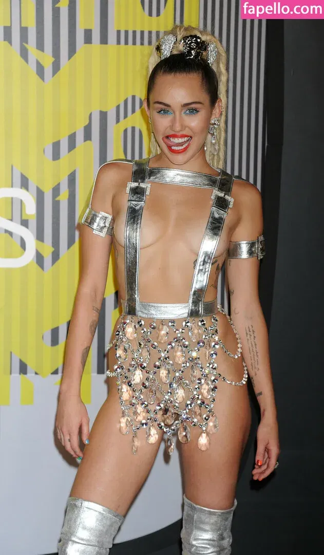 Miley Cyrus Onlyfans Photo Gallery 