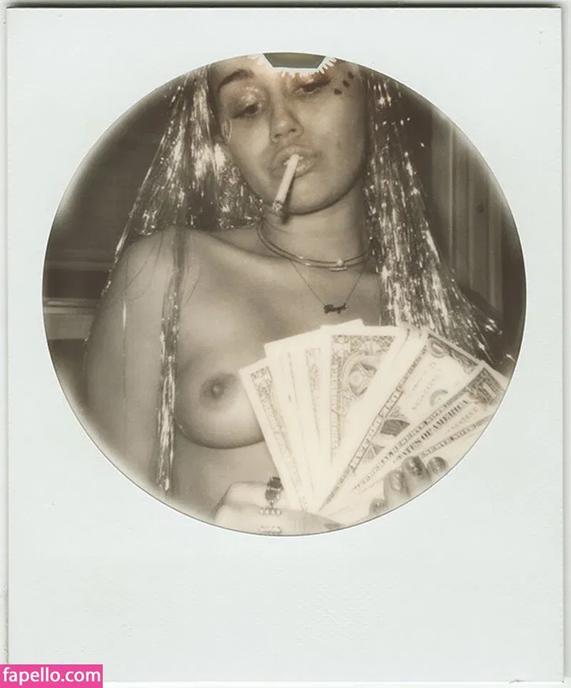 Miley Cyrus Onlyfans Photo Gallery 