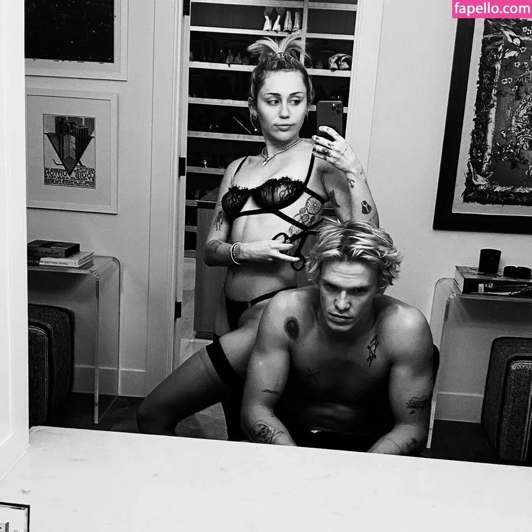 Miley Cyrus Onlyfans Photo Gallery 