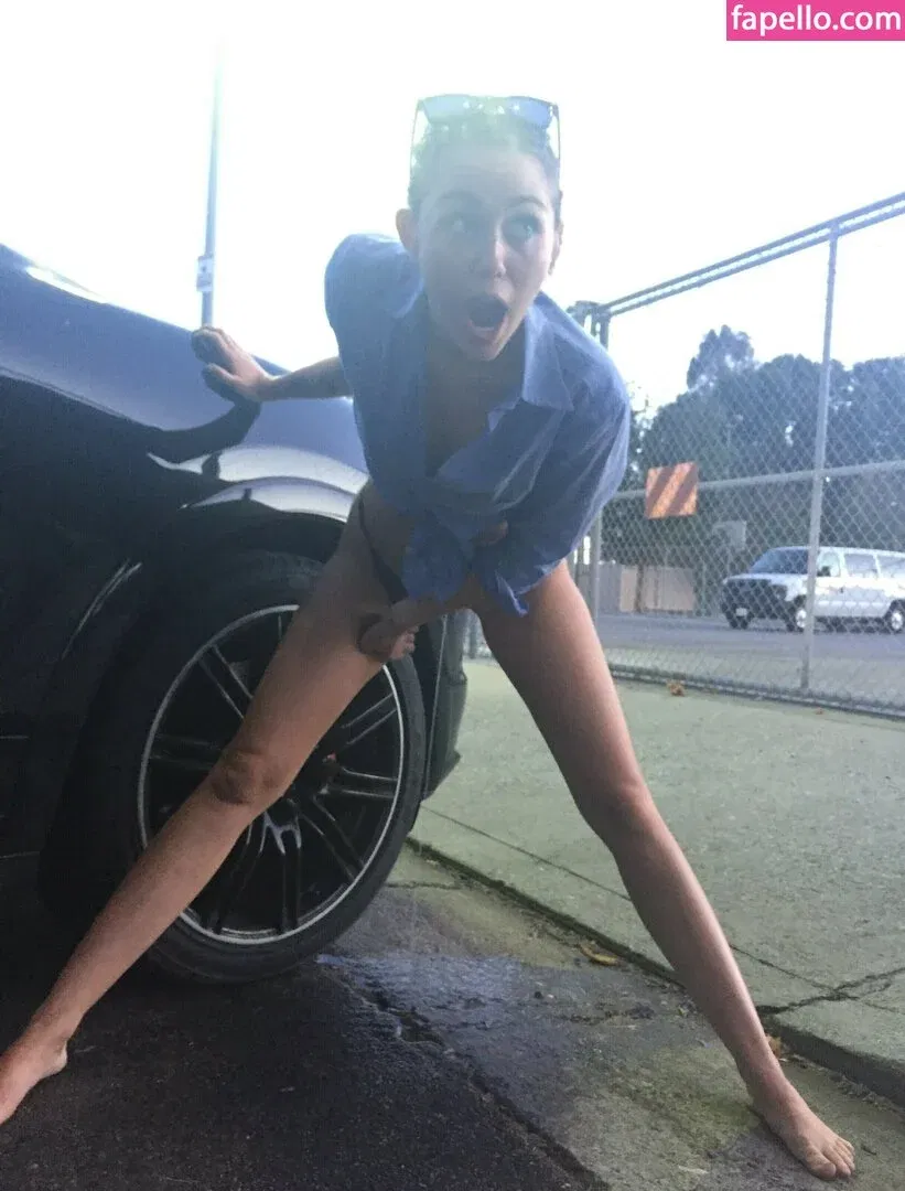 Miley Cyrus Onlyfans Photo Gallery 