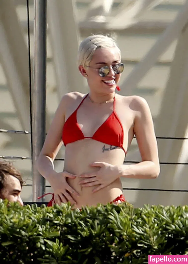 Miley Cyrus Onlyfans Photo Gallery 
