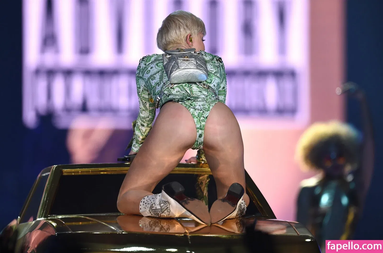 Miley Cyrus Onlyfans Photo Gallery 