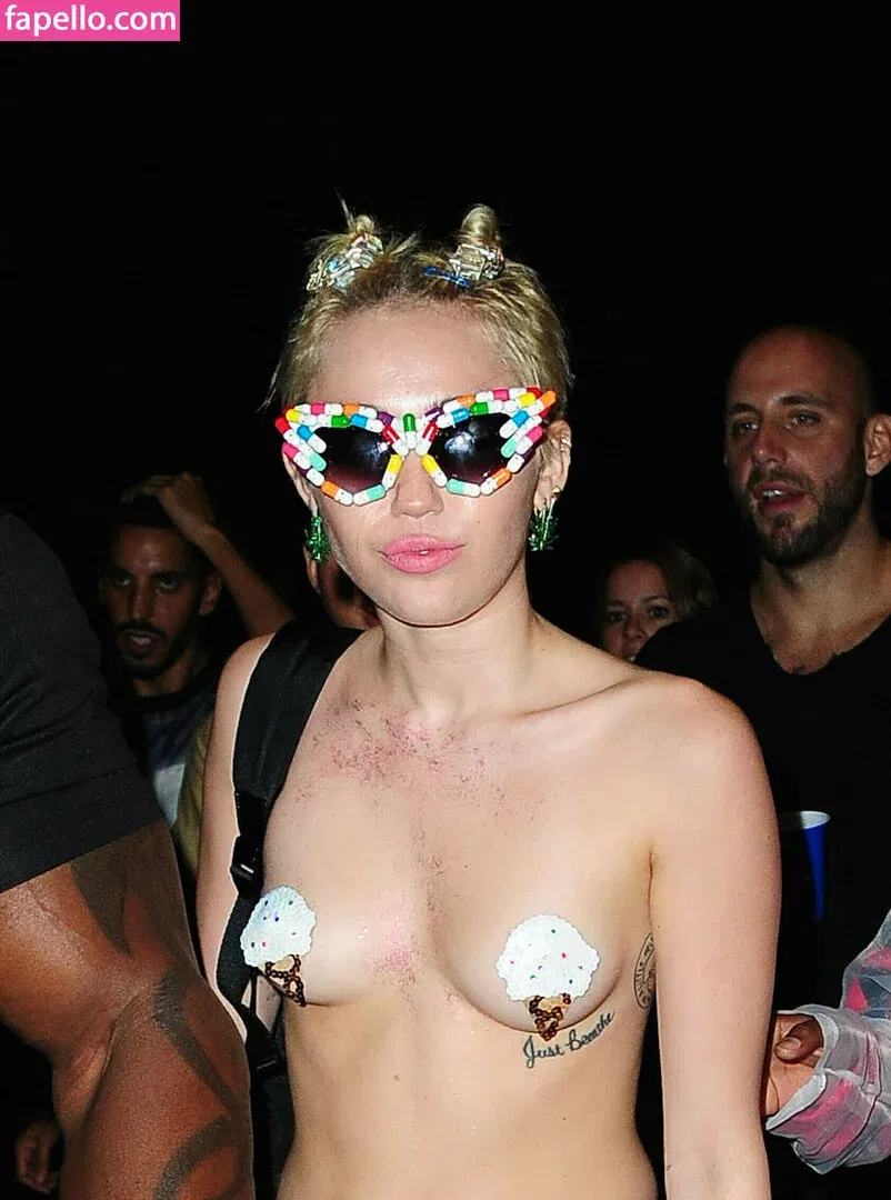 Miley Cyrus Onlyfans Photo Gallery 