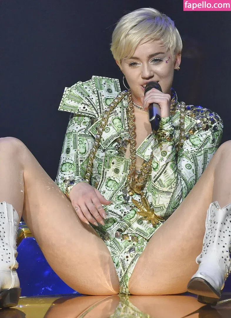 Miley Cyrus Onlyfans Photo Gallery 