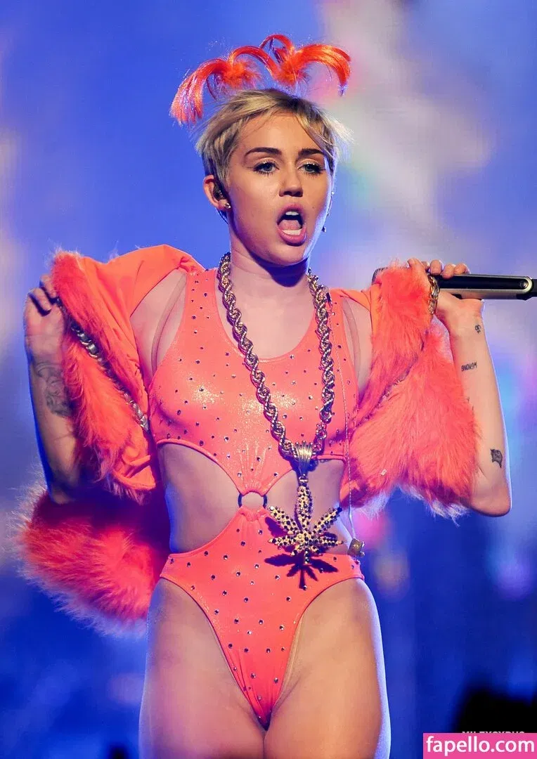 Miley Cyrus Onlyfans Photo Gallery 