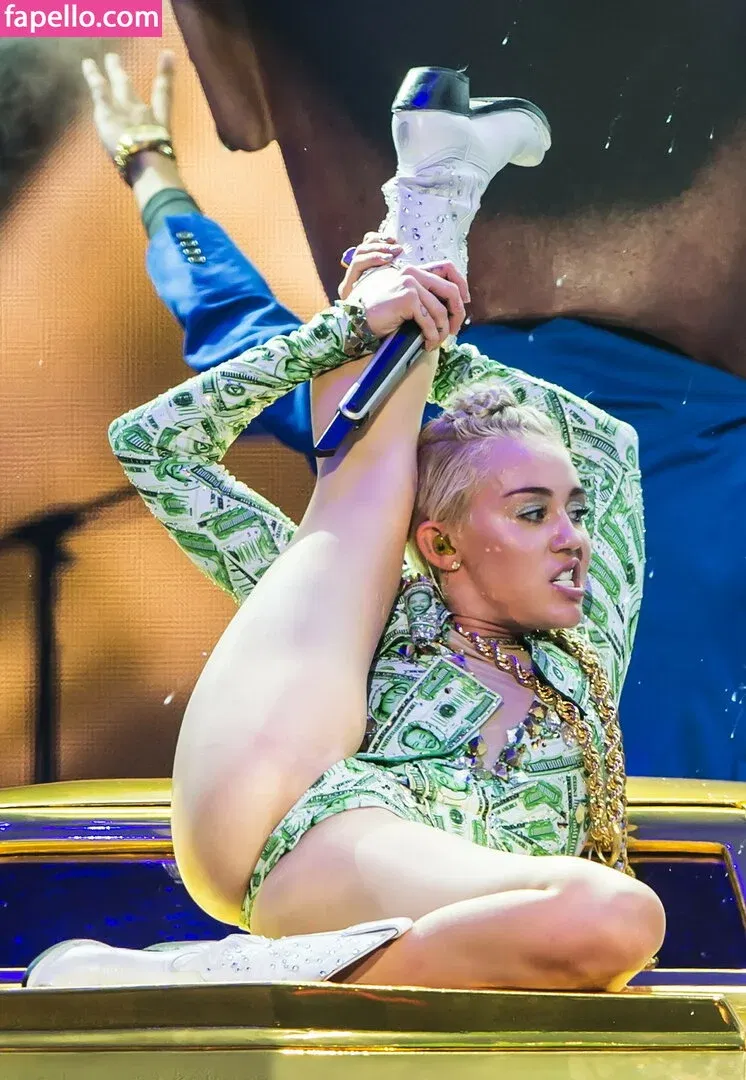 Miley Cyrus Onlyfans Photo Gallery 