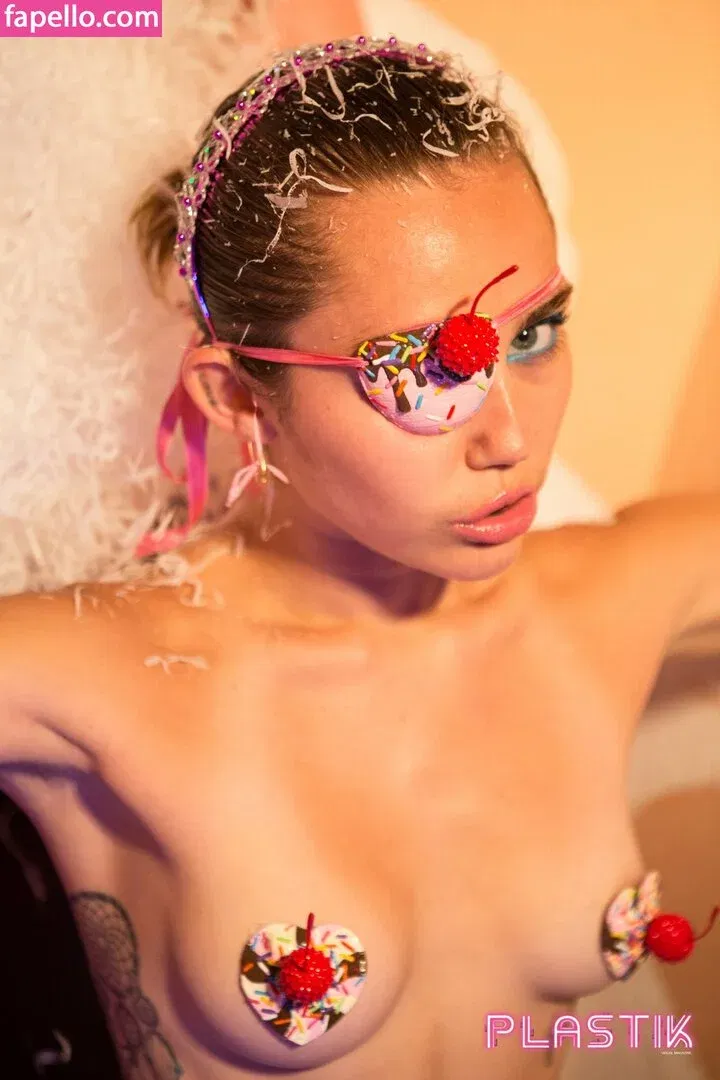 Miley Cyrus Onlyfans Photo Gallery 