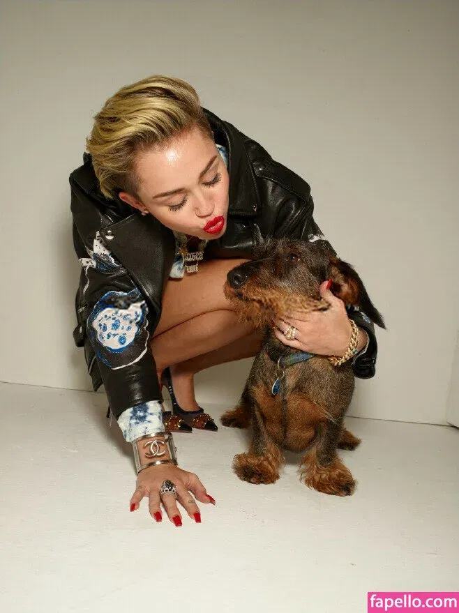 Miley Cyrus Onlyfans Photo Gallery 