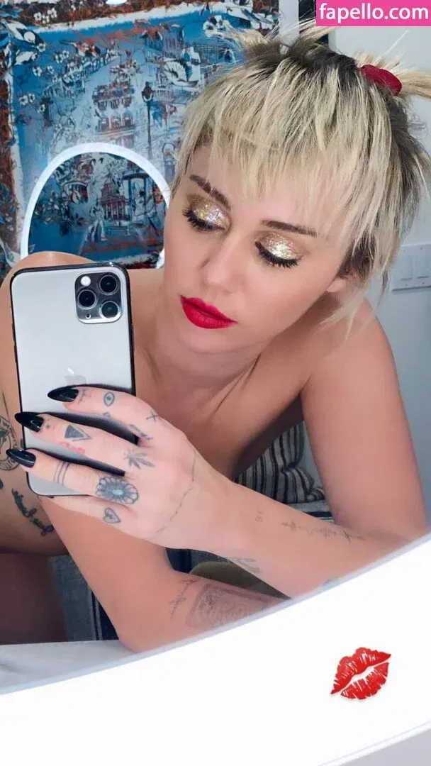 Miley Cyrus Onlyfans Photo Gallery 
