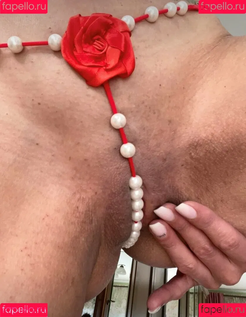 Elena Neufeld Onlyfans Photo Gallery 