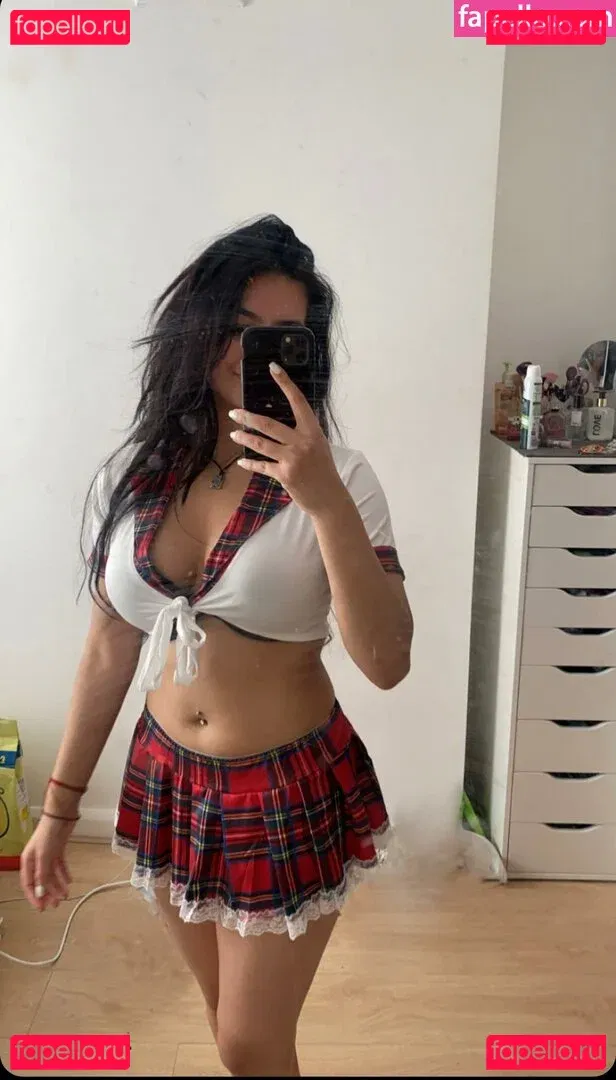 Suman Maria Onlyfans Photo Gallery 