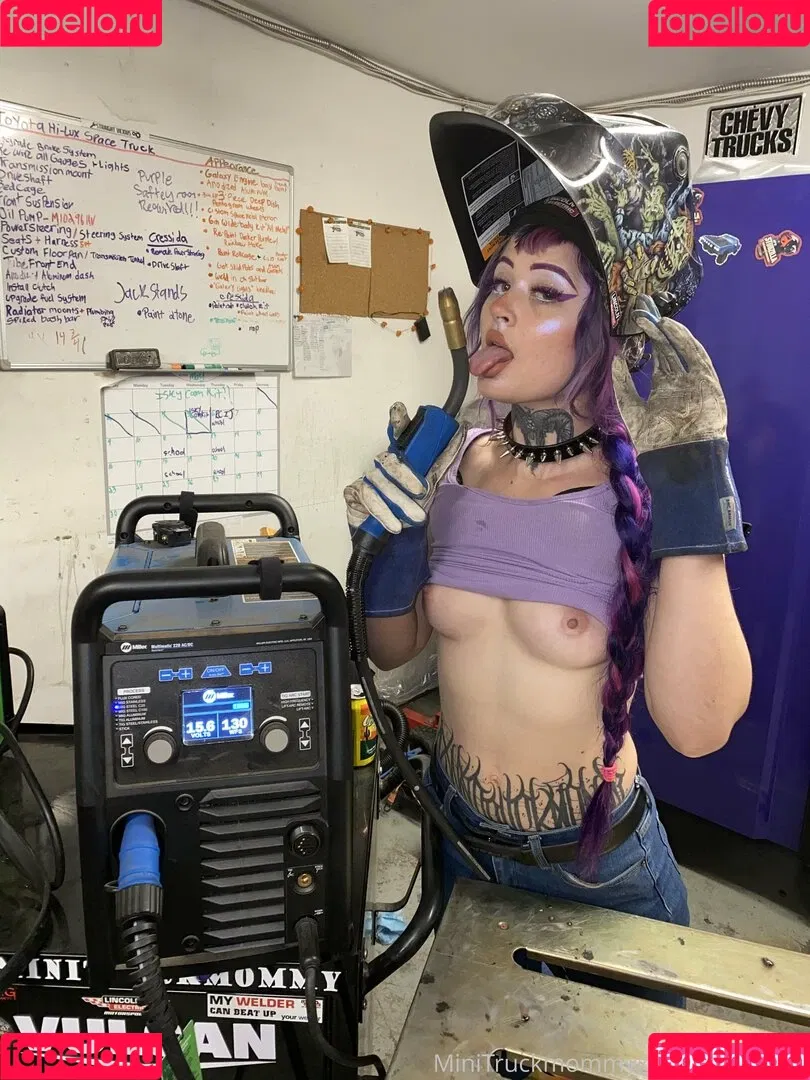 MiniTruckMommy Onlyfans Photo Gallery 
