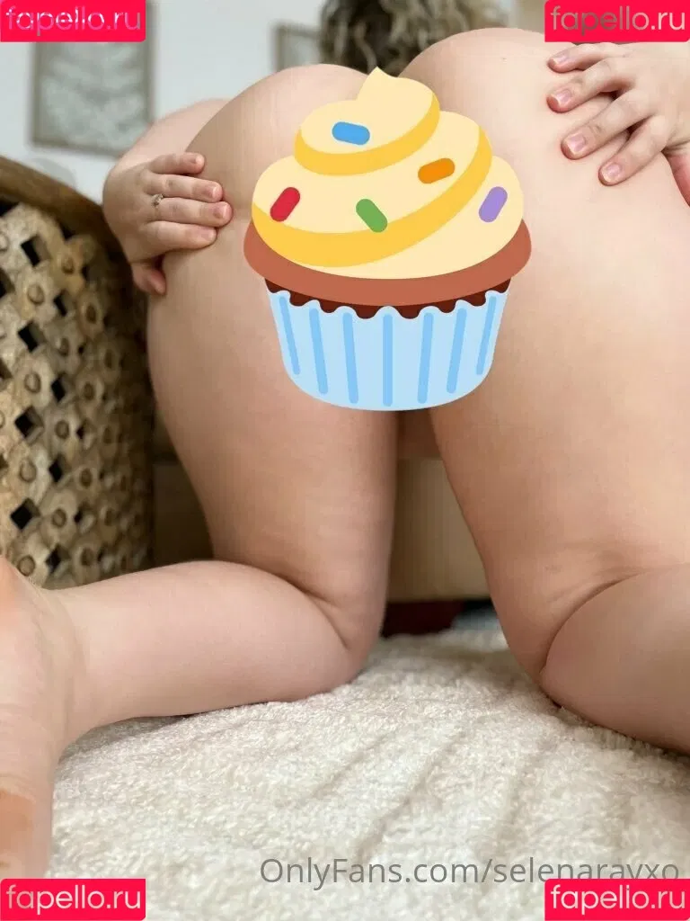 selenarayxo Onlyfans Photo Gallery 