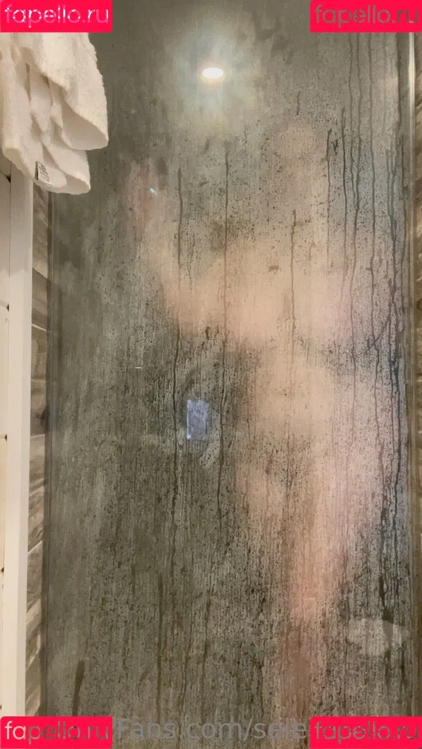 selenarayxo Onlyfans Photo Gallery 