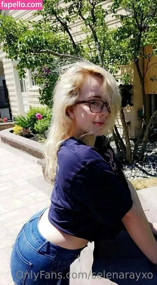 selenarayxo Onlyfans Photo Gallery 