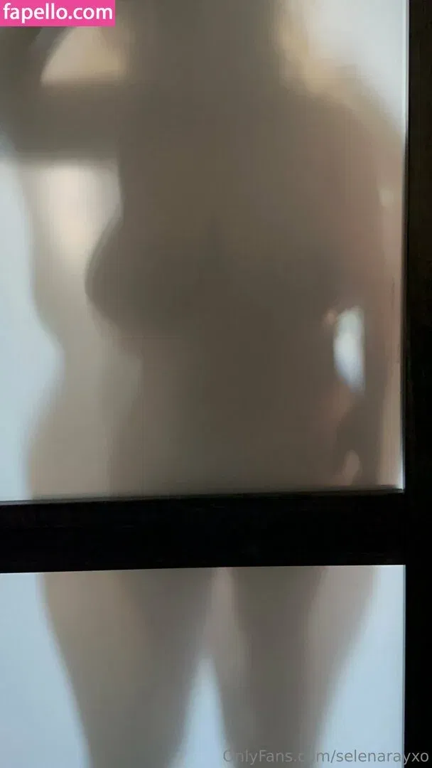 selenarayxo Onlyfans Photo Gallery 