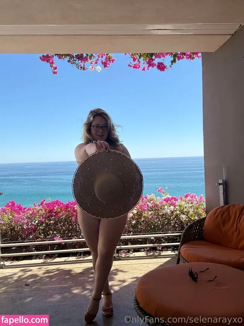 selenarayxo Onlyfans Photo Gallery 