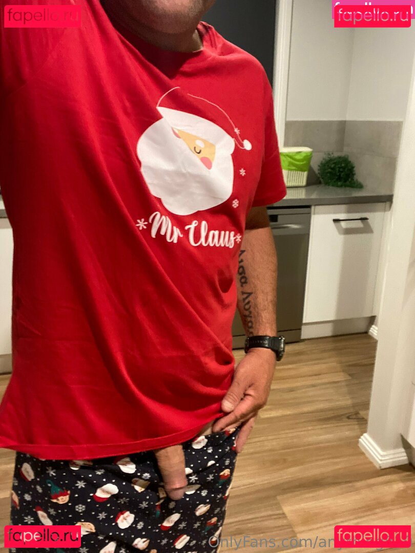 anything810 Onlyfans Photo Gallery 