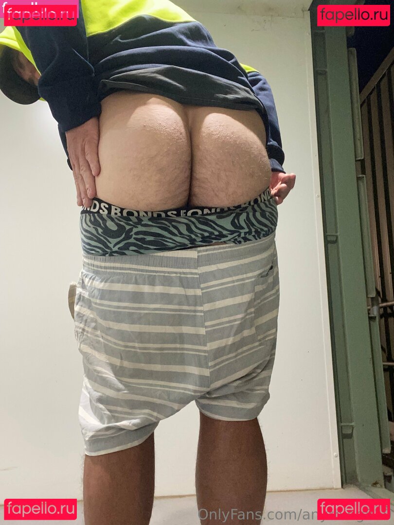 anything810 Onlyfans Photo Gallery 