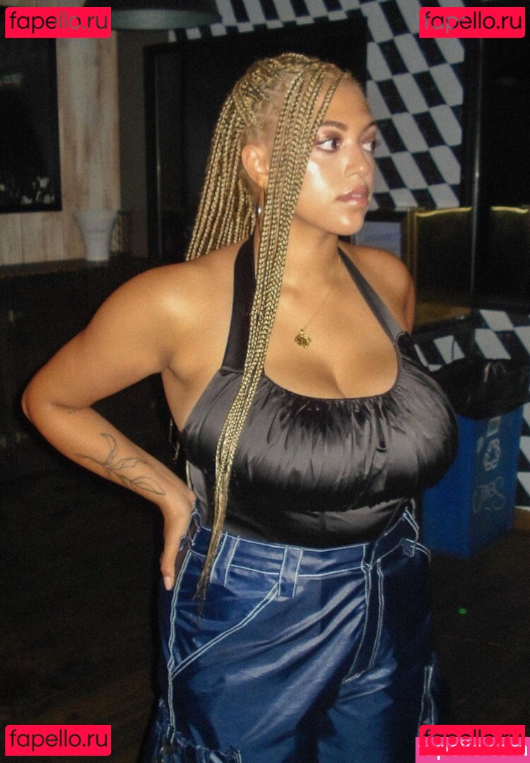 Mahalia / lowkeymahalia Onlyfans Photo Gallery 