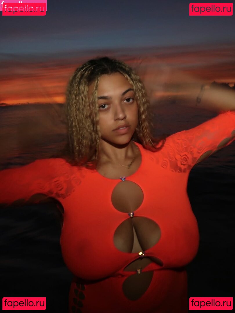 Mahalia / lowkeymahalia Onlyfans Photo Gallery 