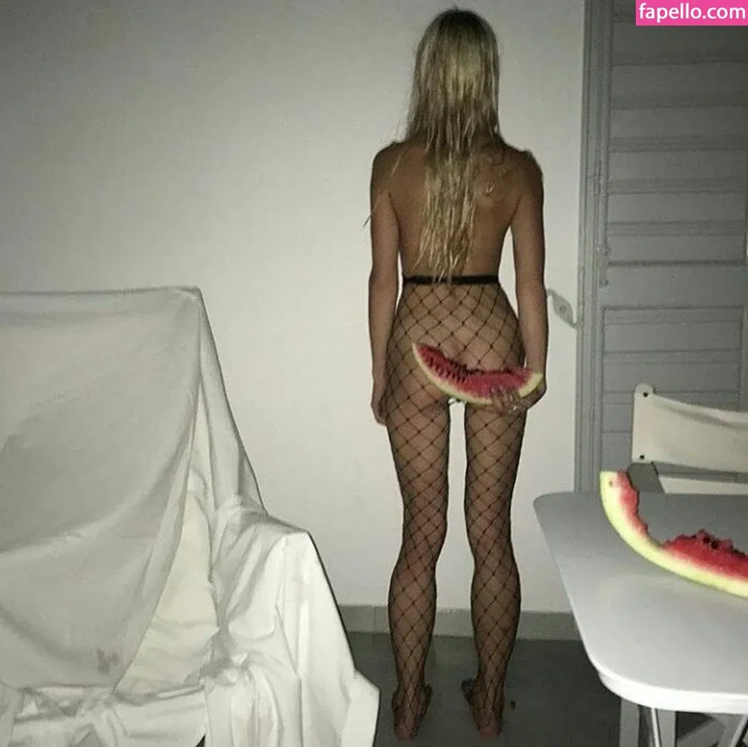 maypowpow Onlyfans Photo Gallery 