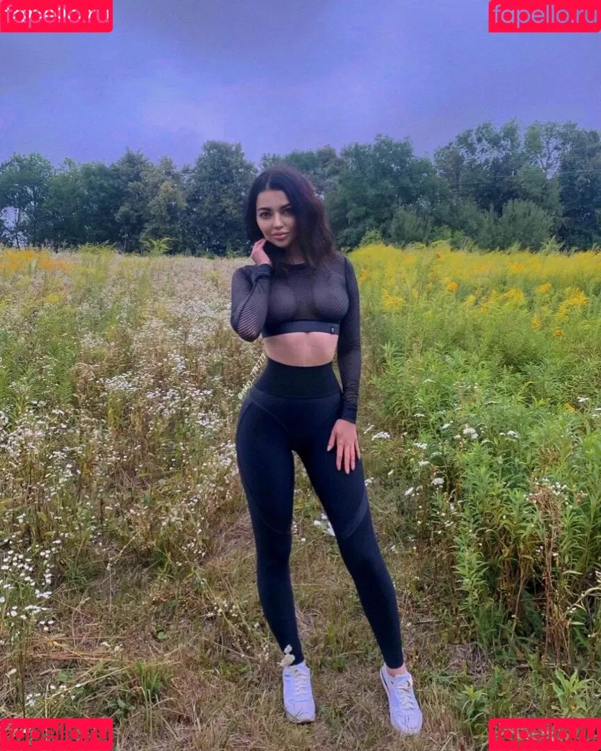 Roksana Holodova Onlyfans Photo Gallery 