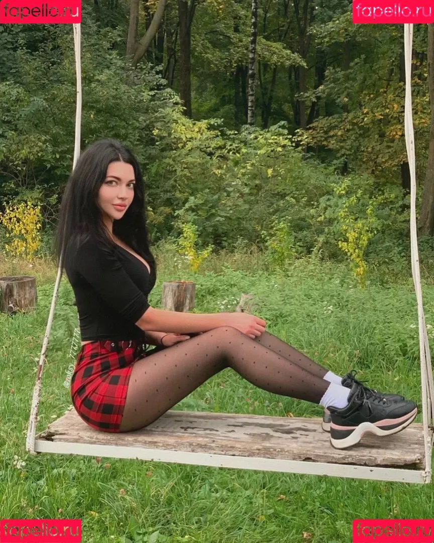 Roksana Holodova Onlyfans Photo Gallery 