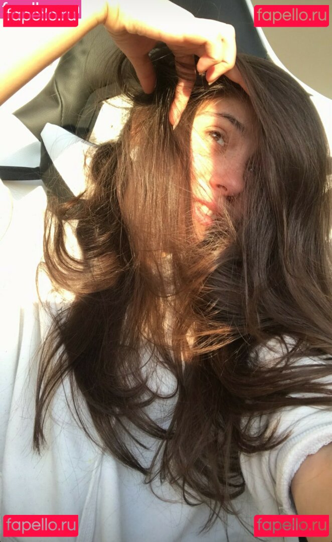 Nicole Vachevski / petitenikole Onlyfans Photo Gallery 