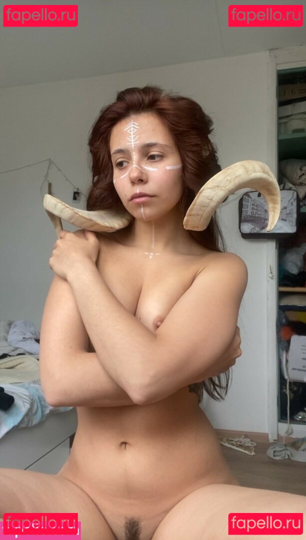 Nicole Vachevski / petitenikole Onlyfans Photo Gallery 