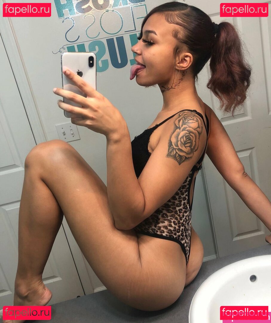 Richwitaz / richbitchpussy / wetassazziee Onlyfans Photo Gallery 