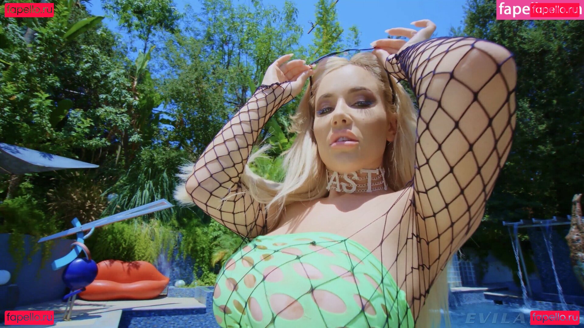 Savannah Bond / savannahbondxxx / thesavannahbond Onlyfans Photo Gallery 