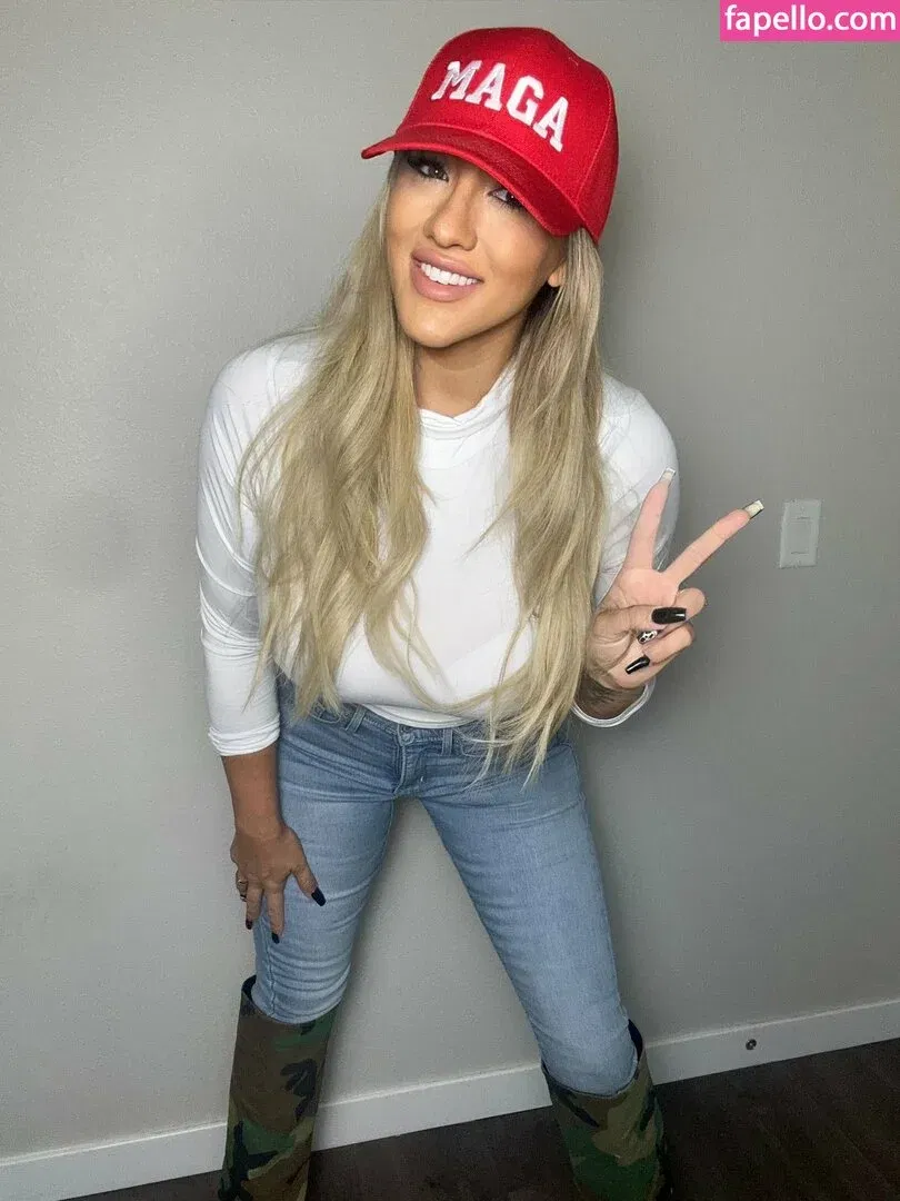 Sara Cheeky Onlyfans Photo Gallery 