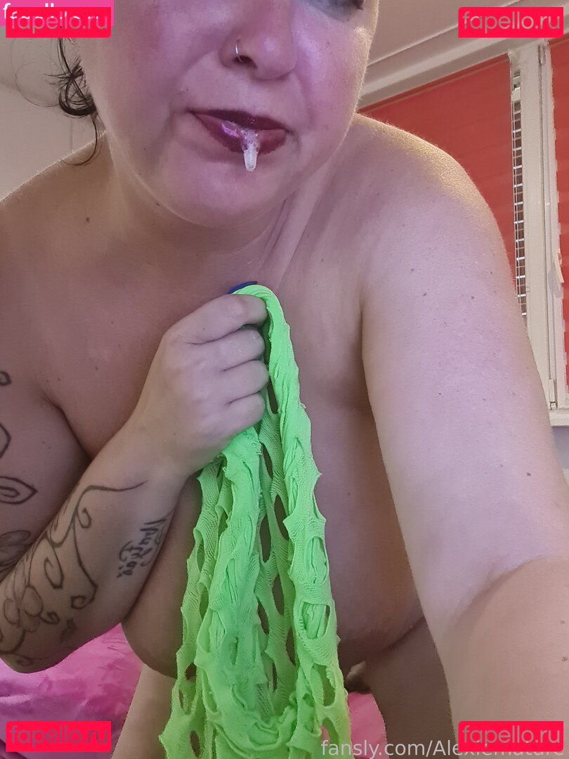 Alexiemature / aleximsure Onlyfans Photo Gallery 