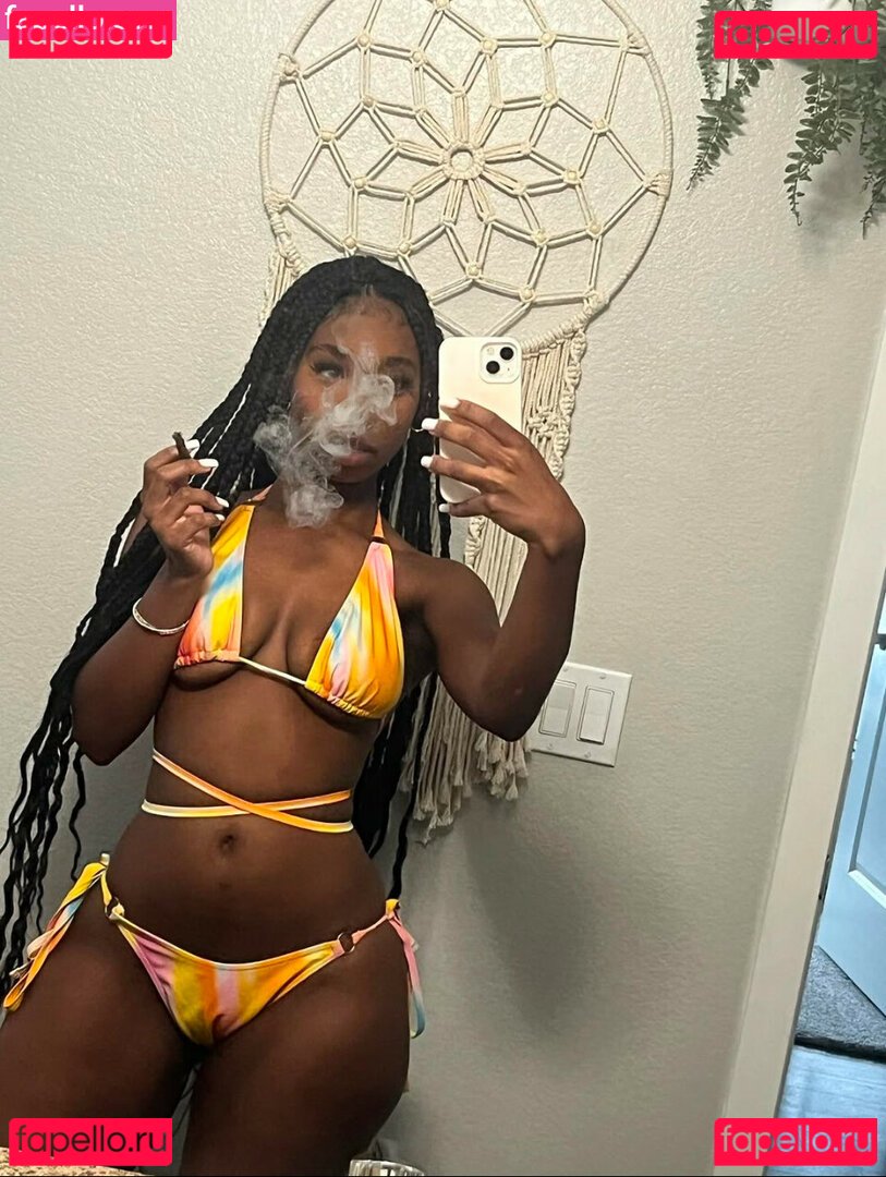 Neenah Brown / neenahbrownn Onlyfans Photo Gallery 