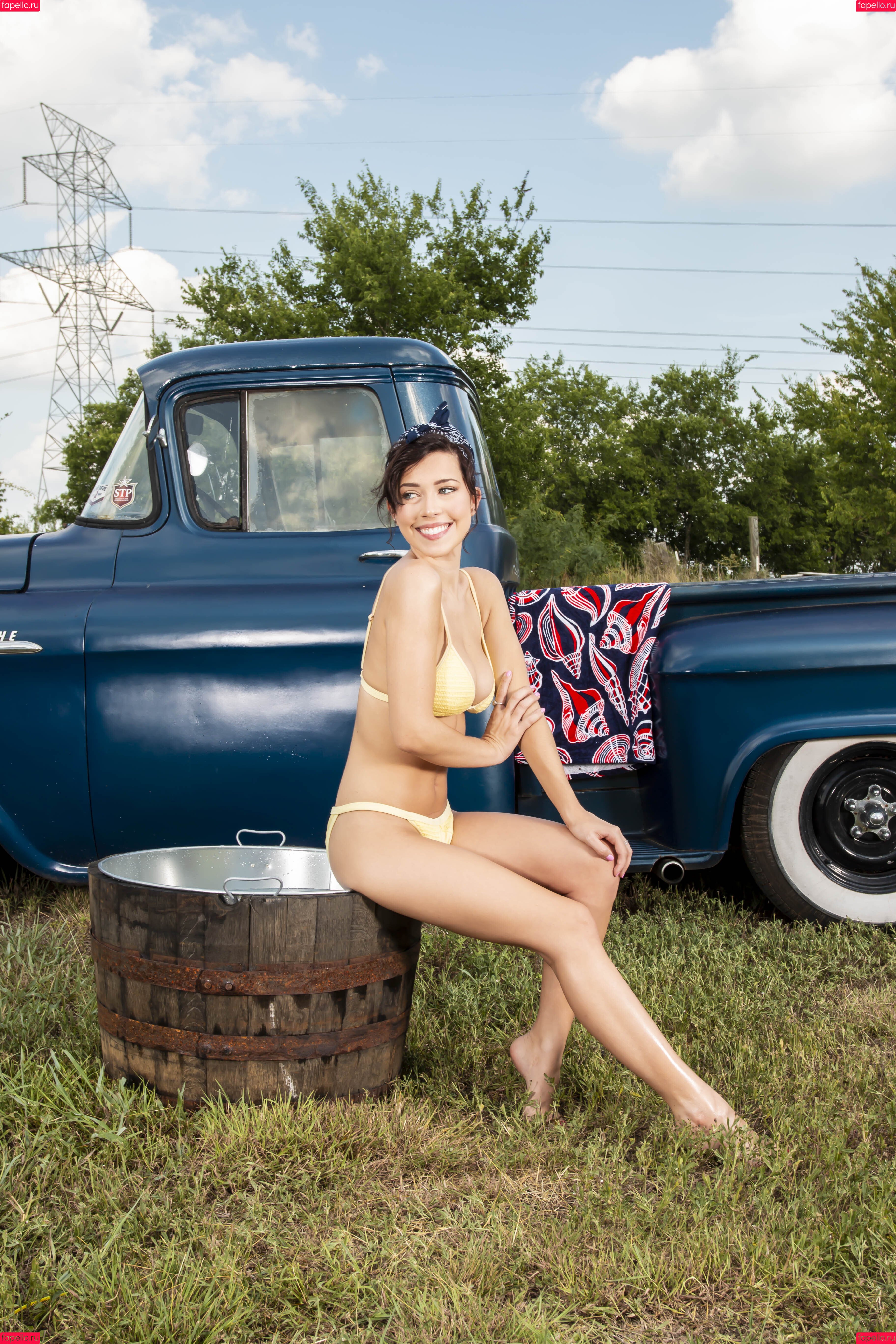 Alli Peach Onlyfans Photo Gallery 