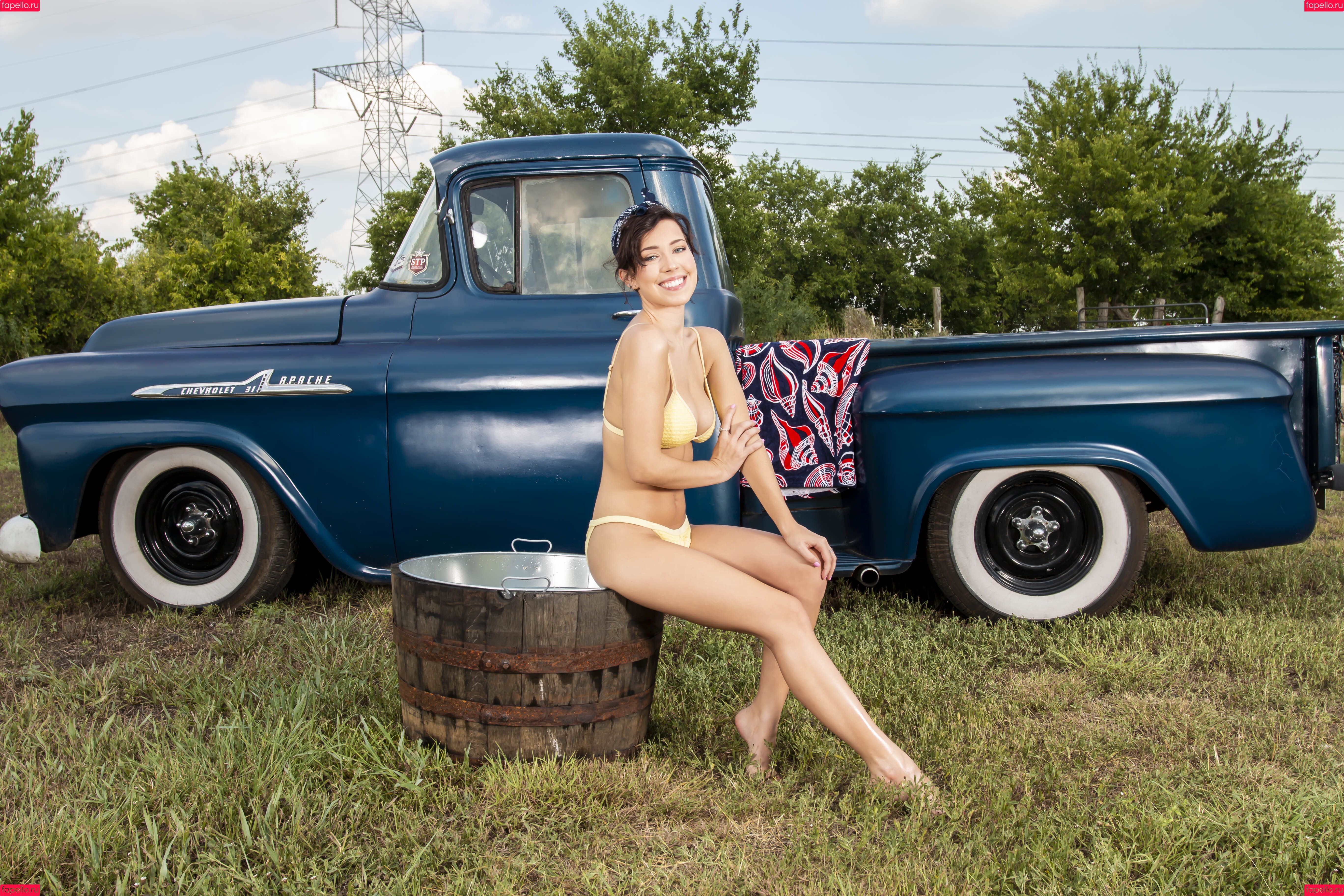 Alli Peach Onlyfans Photo Gallery 