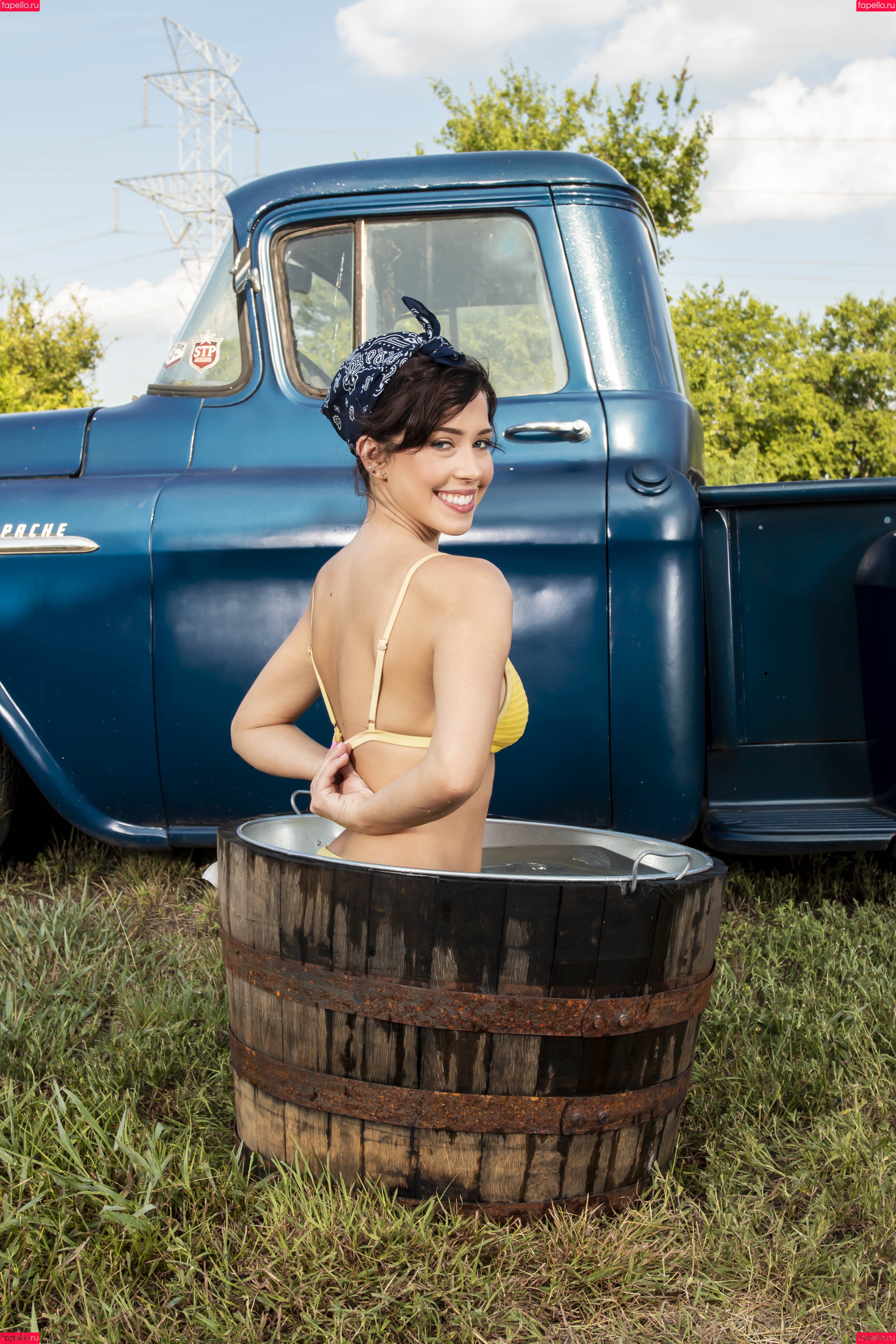 Alli Peach Onlyfans Photo Gallery 