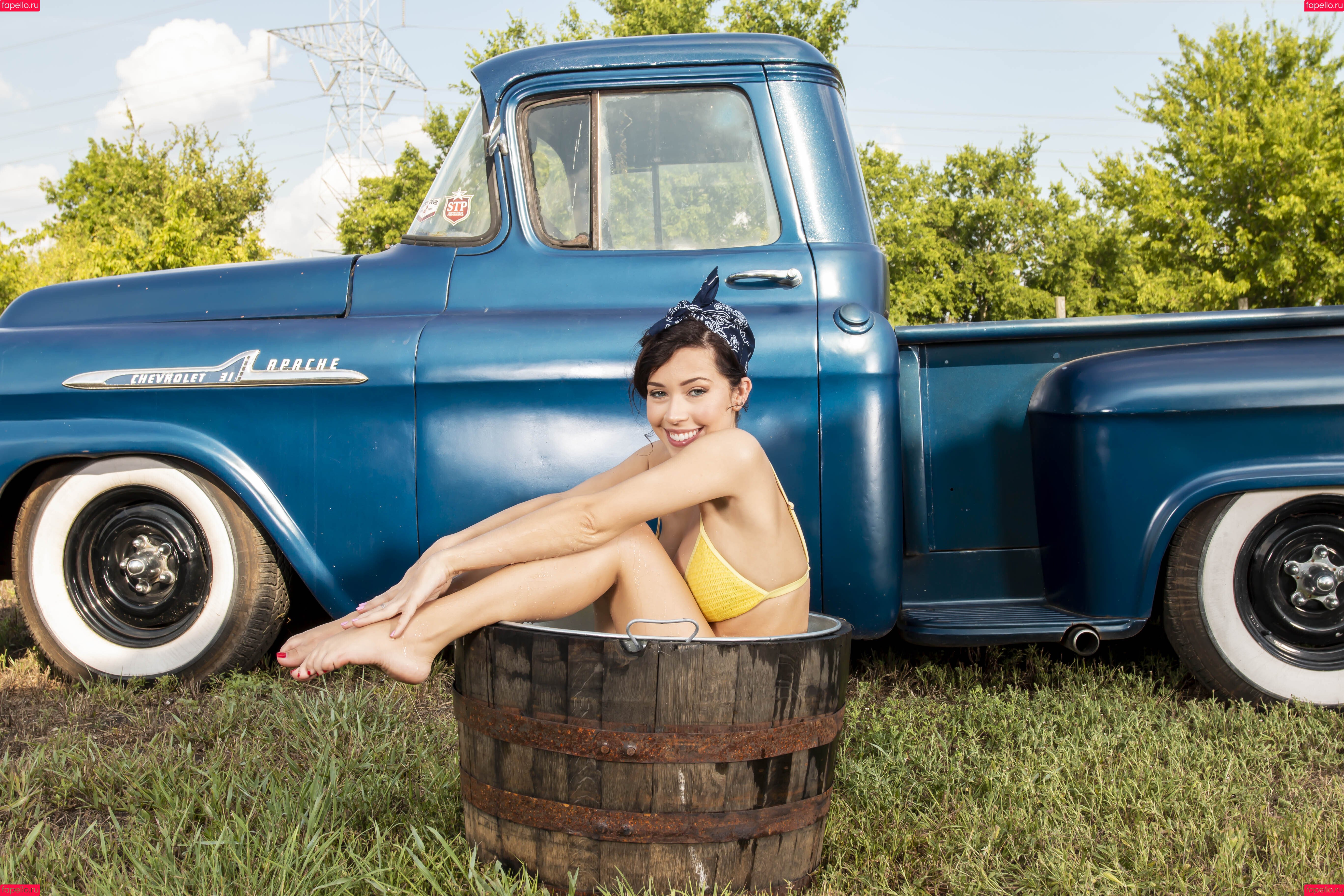 Alli Peach Onlyfans Photo Gallery 