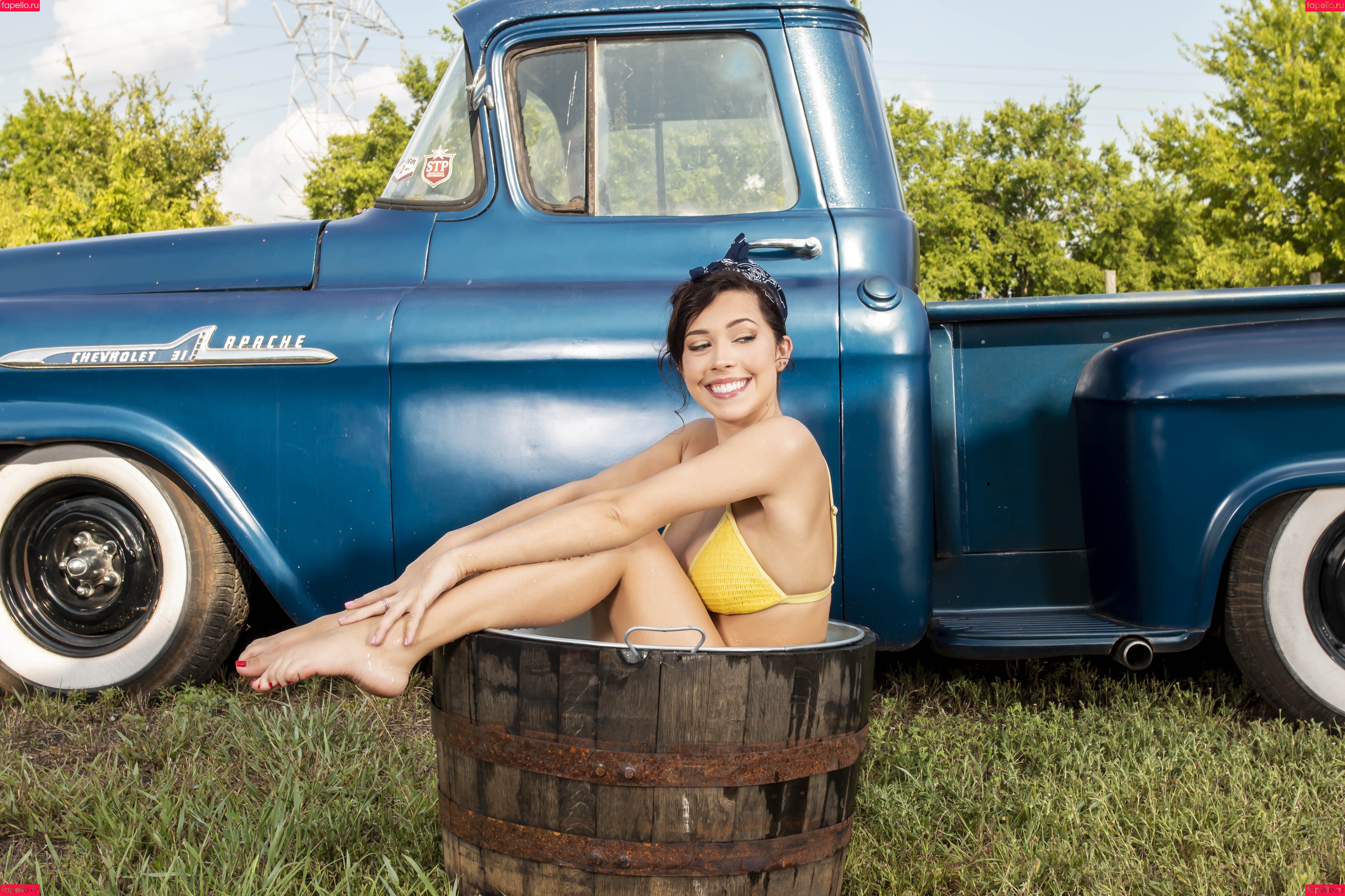 Alli Peach Onlyfans Photo Gallery 